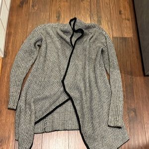 BB Dakota black and white sweater